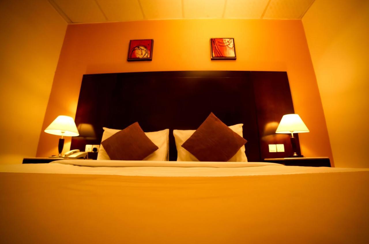 Hyde Park Hotel Дубай Экстерьер фото