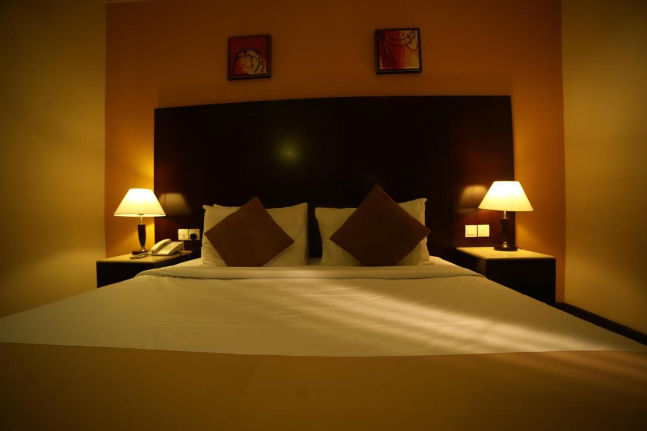 Hyde Park Hotel Дубай Экстерьер фото